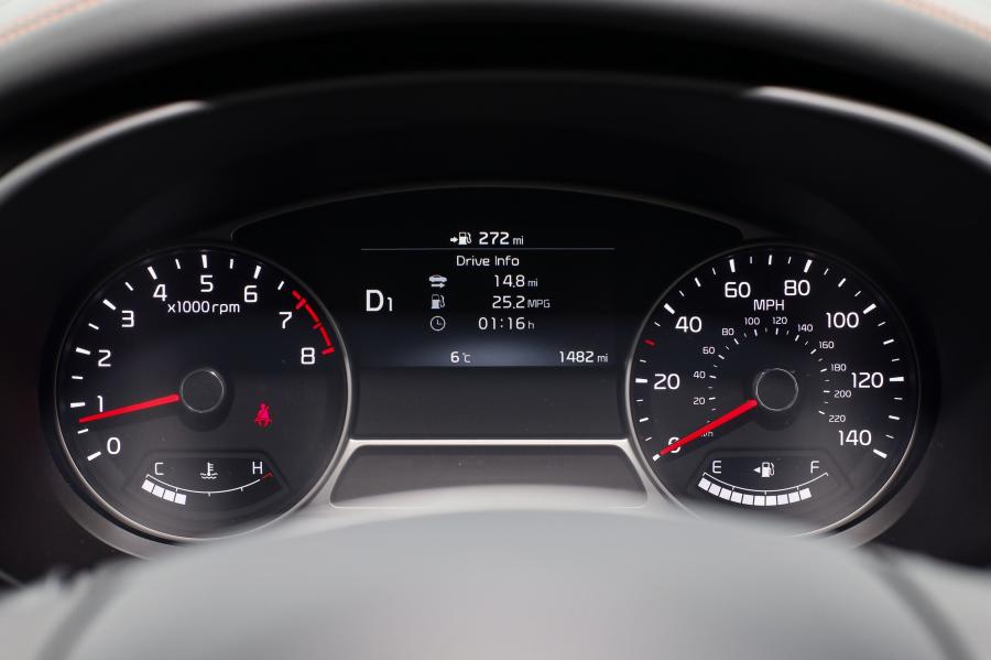 Панель приборов Kia Soul Turbo 2016 года  (UK) (фото 3 из 16)